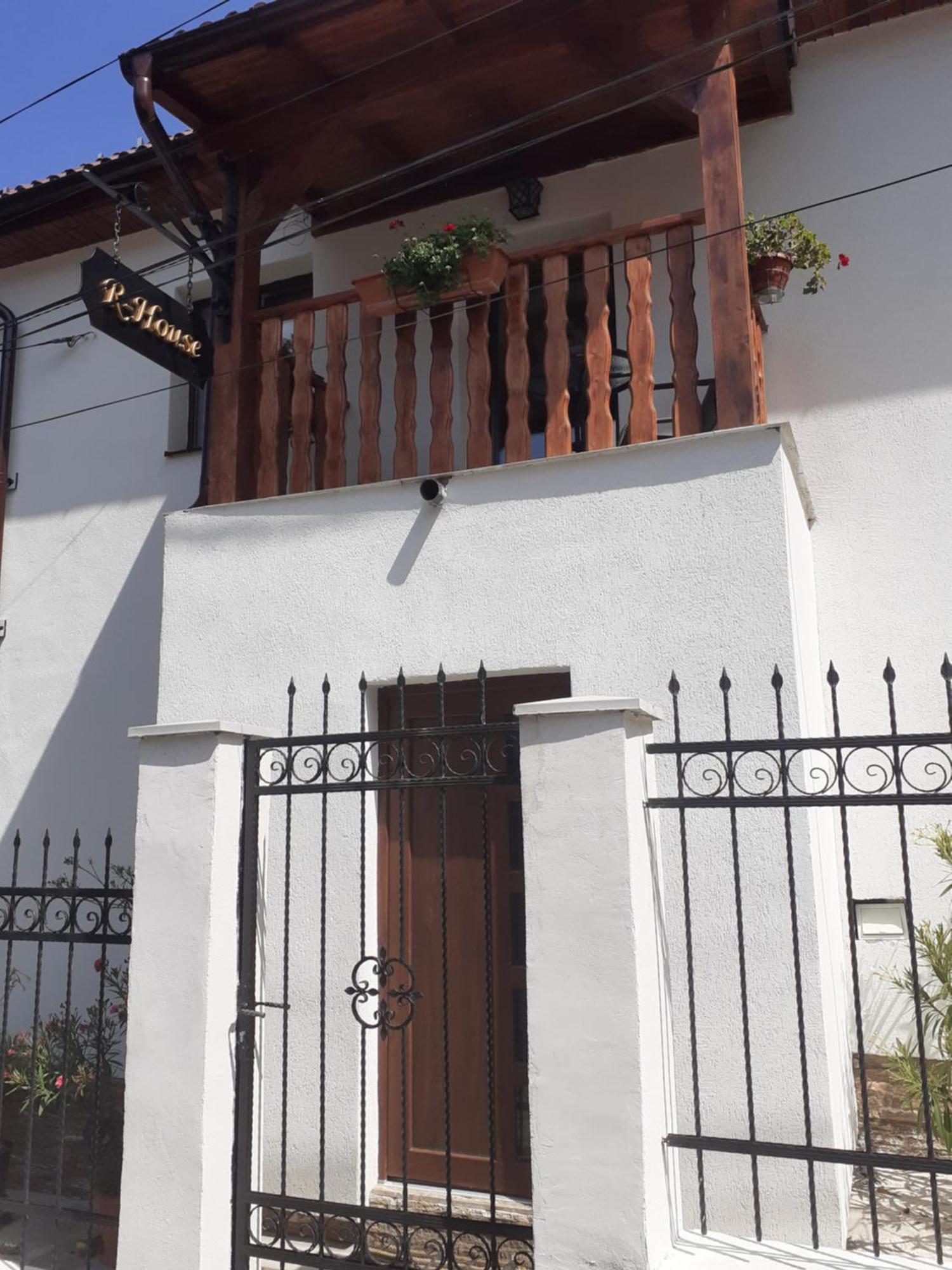 R-House Apartment Brasov Bilik gambar