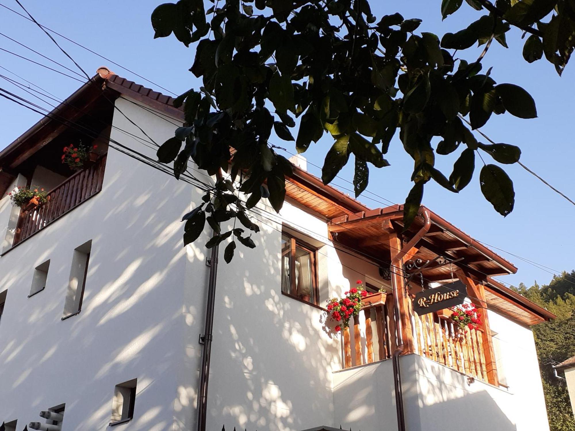 R-House Apartment Brasov Bilik gambar